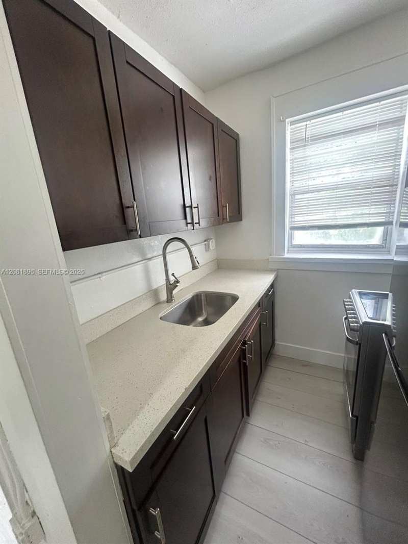 967 SW 5th St # 16, Miami FL 33130