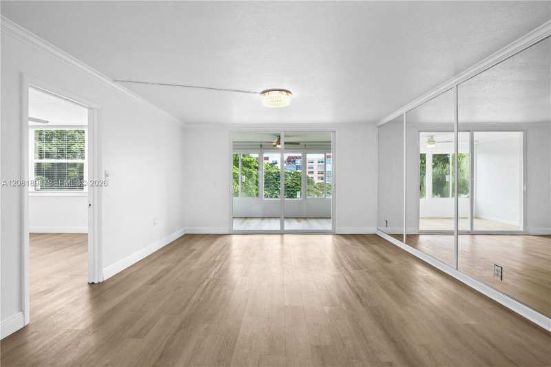 27 Abbey Ln # 403, Delray Beach FL 33446