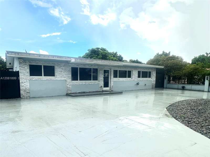 6605 W 6th Ave # 0, Hialeah FL 33012
