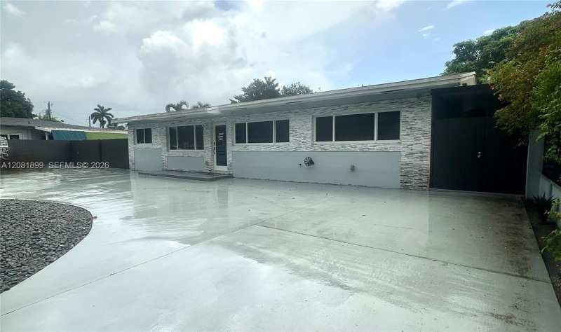 6605 W 6th Ave # 0, Hialeah FL 33012