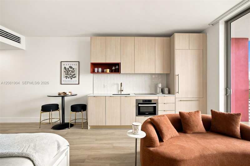 90 NE 32 # 916, Miami FL 33137