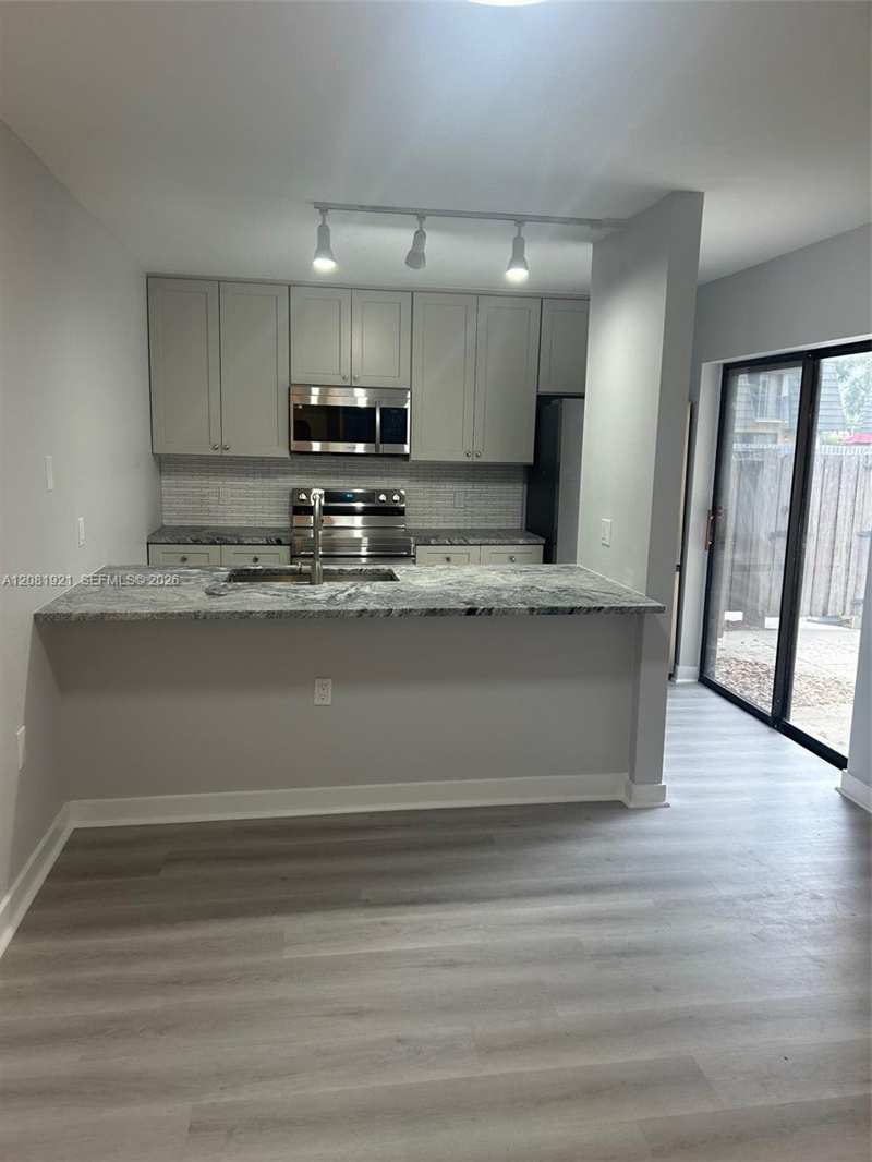 603 6th Way # 603, West Palm Beach FL 33407