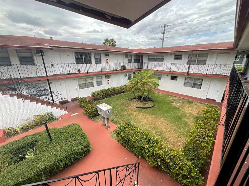 11605 Canal Dr # 8S, North Miami FL 33181