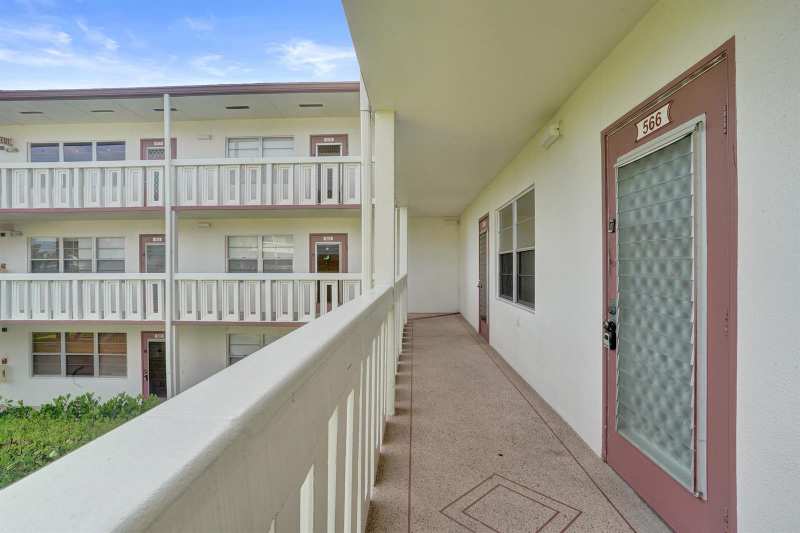 566 Fanshaw N, Boca Raton FL 33434