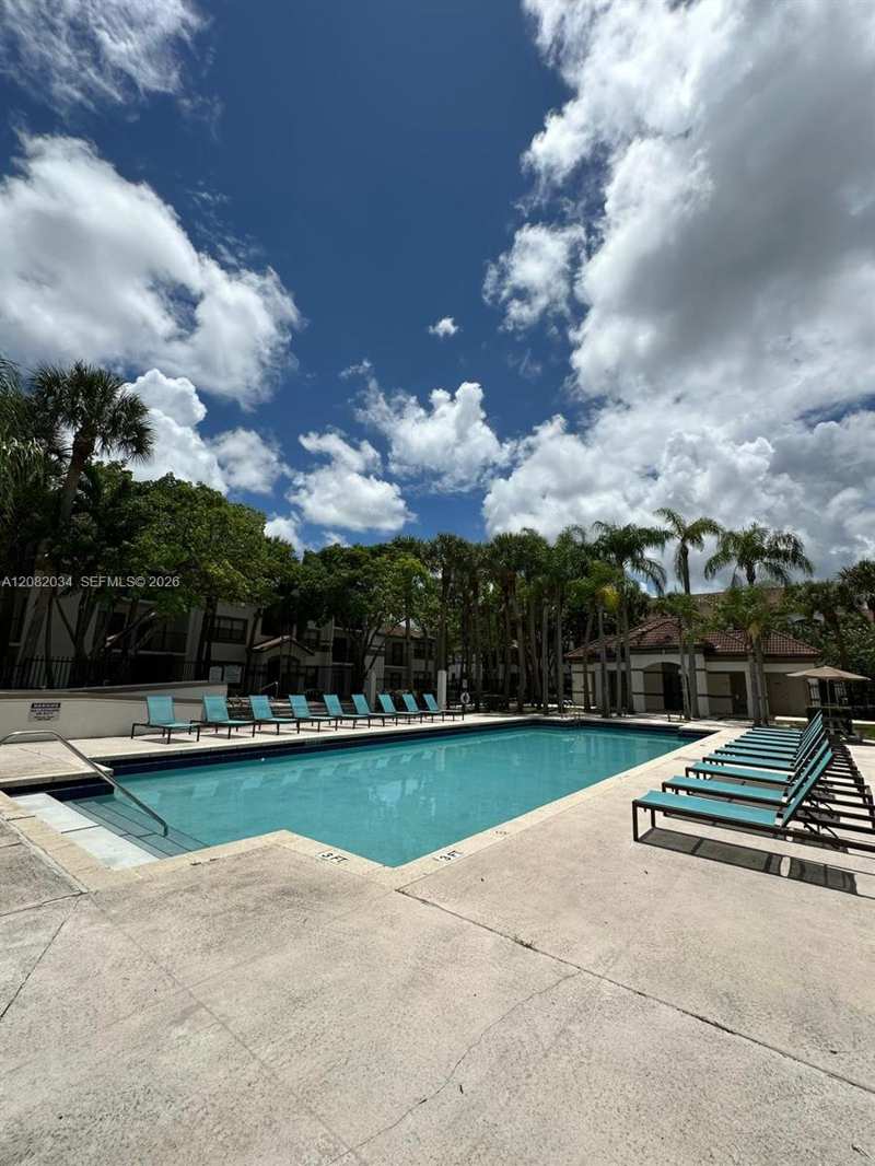 540 S Park Rd # 9, Hollywood FL 33021