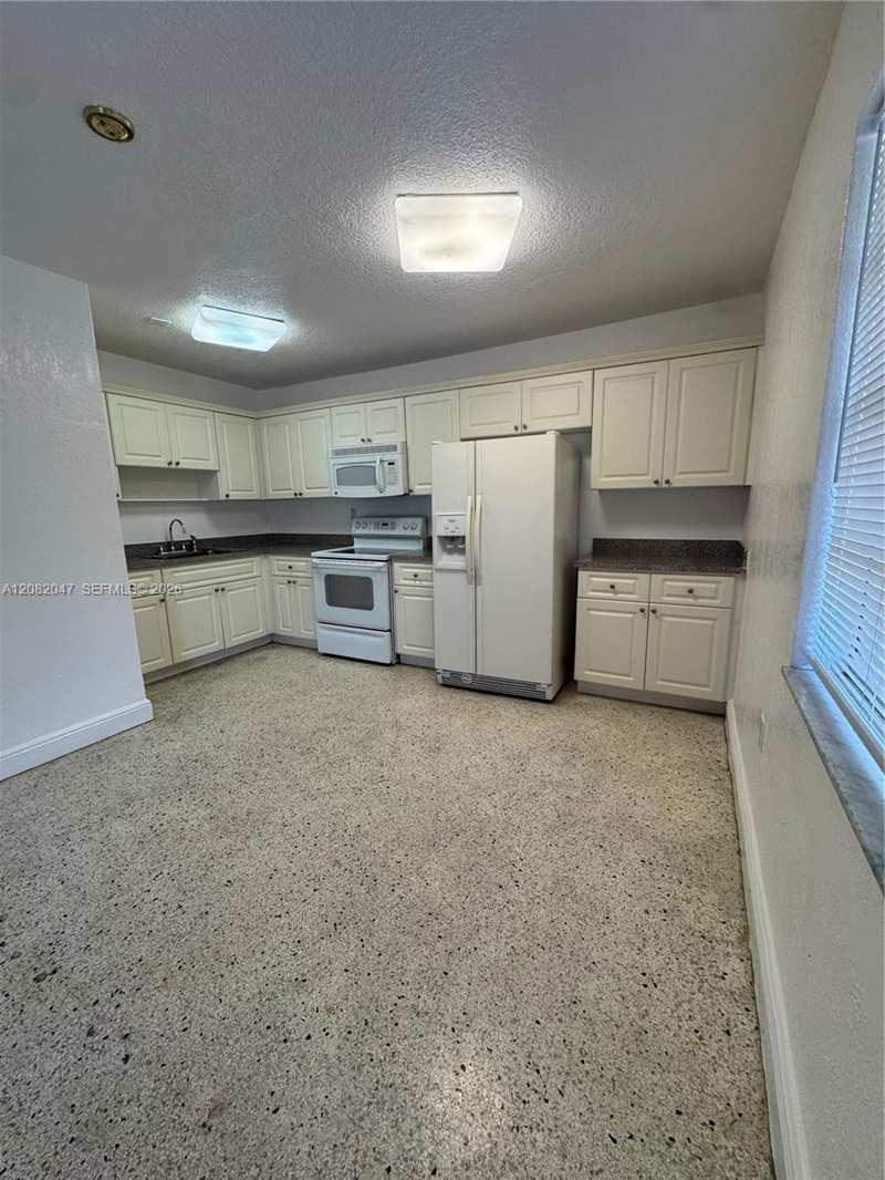 515 SW 3rd St # 3, Miami FL 33130
