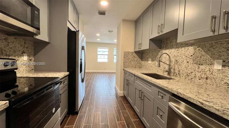 2130 Funston St, Hollywood FL 33020