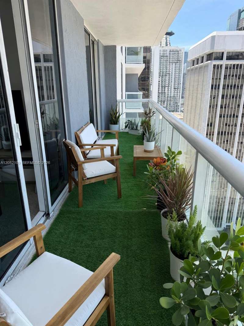 50 Biscayne Blvd # 3205, Miami FL 33132