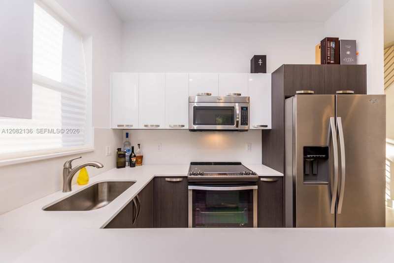 2875 SW 33rd Ct # 2875, Miami FL 33133