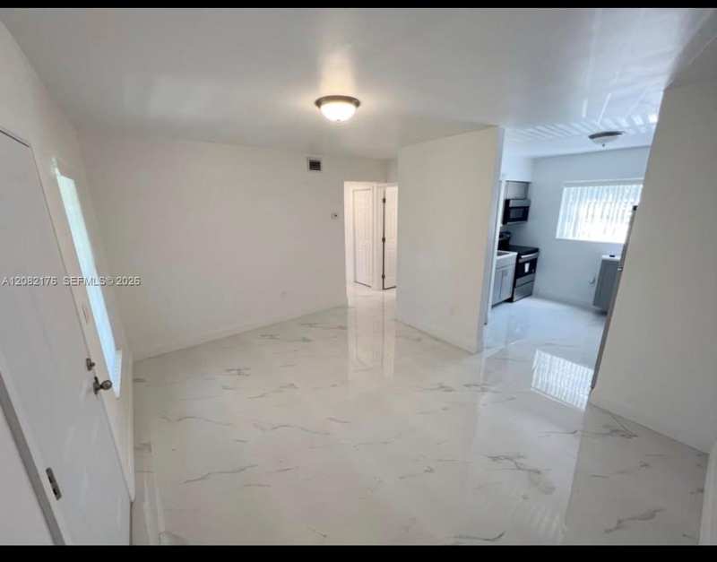 752 NW 4th St # 5, Miami FL 33128