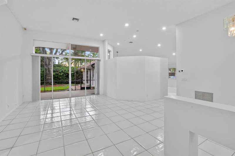 924 SPOONBILL Circle, Weston FL 33326