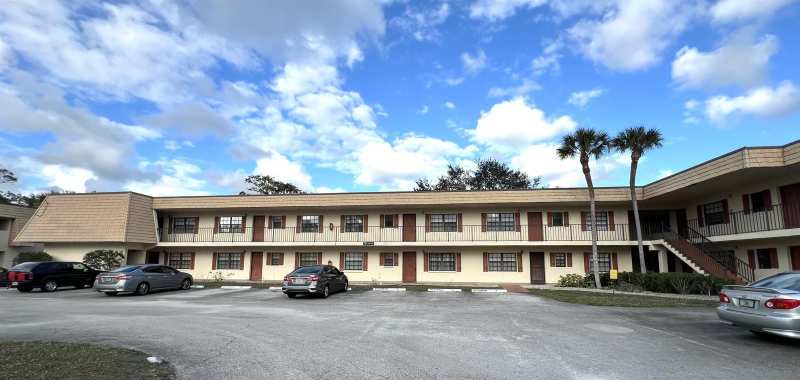 4205 Oak Terrace Drive, FL 33463
