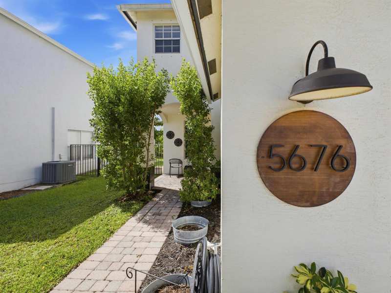 5676 Azalea Circle, West Palm Beach FL 33415