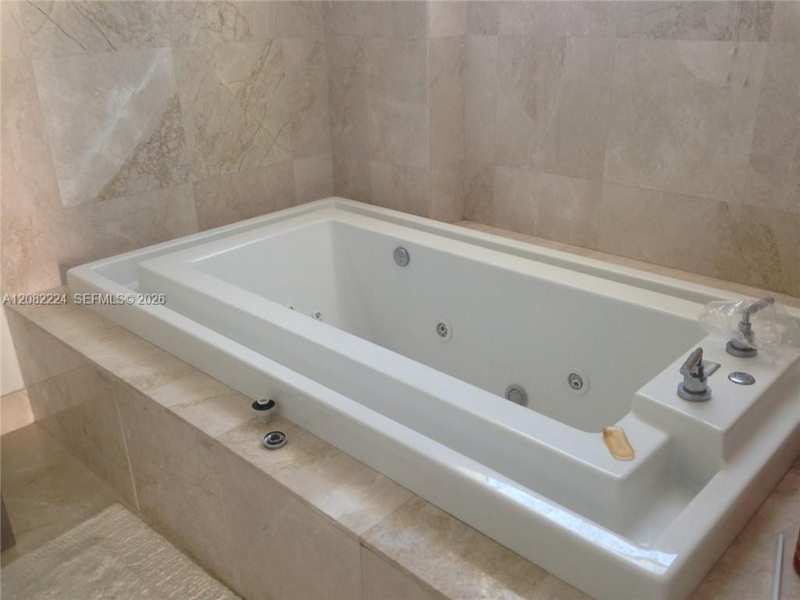 218 SE 14th St # 2108, Miami FL 33131