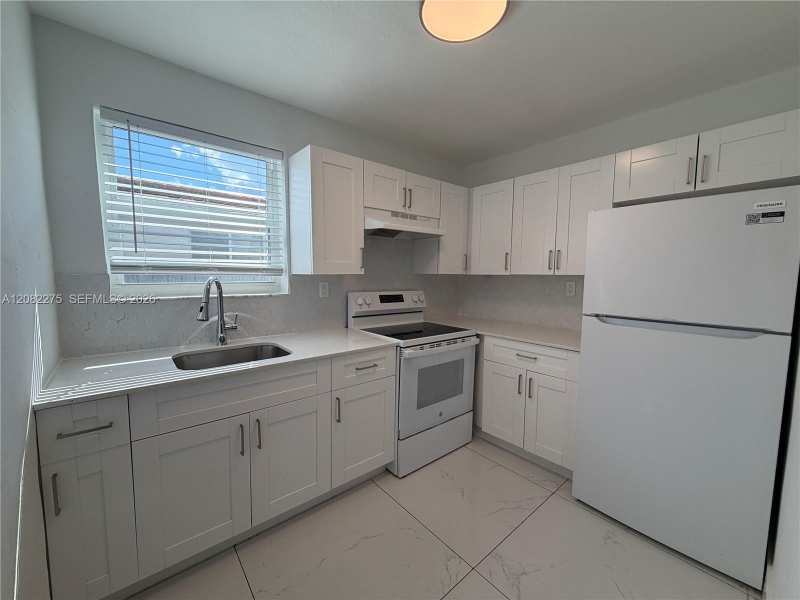 629 SW 10th St # 2, Miami FL 33130