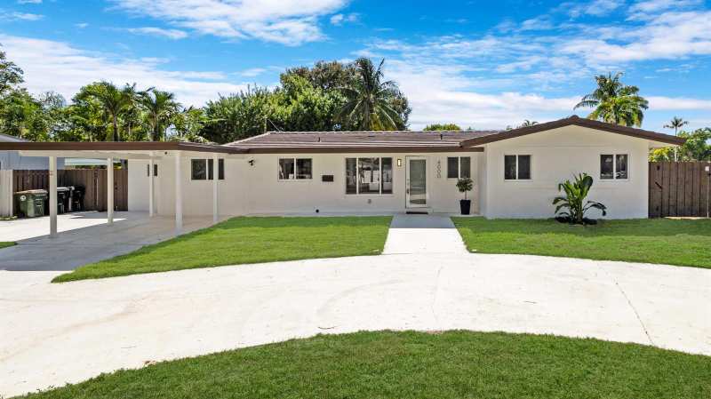 4000 NE 22ND Avenue, Lighthouse Point FL 33064