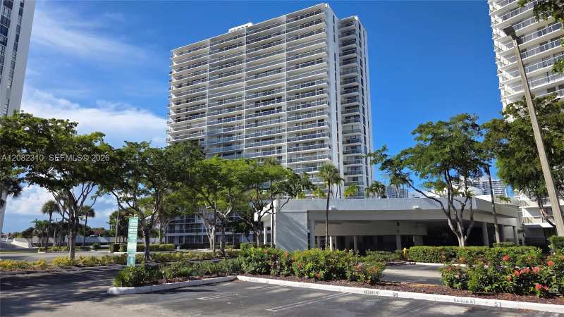 3701 N Country Club Dr # 701, Aventura FL 33180