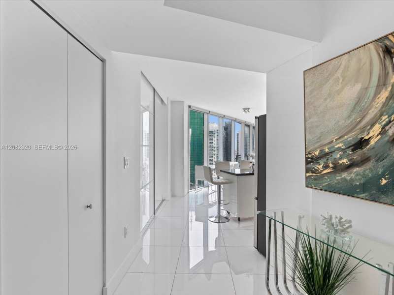 92 SW 3rd St # 3501, Miami FL 33130