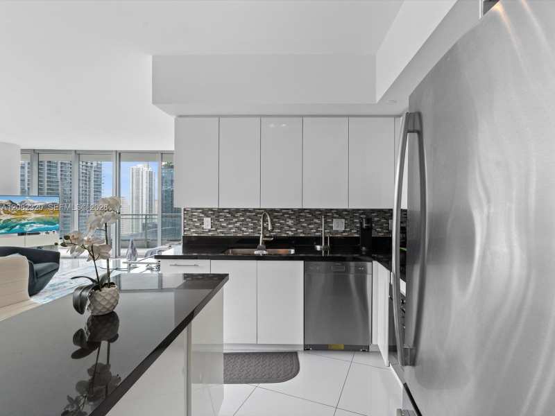 92 SW 3rd St # 3501, Miami FL 33130