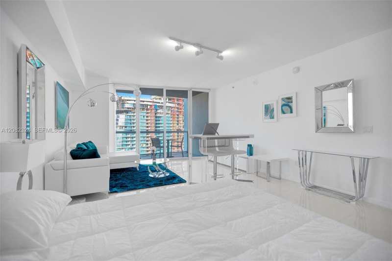 475 Brickell Ave # 5010, Miami FL 33131