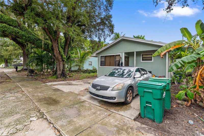 1885 NW 113th Ter, Miami FL 33167