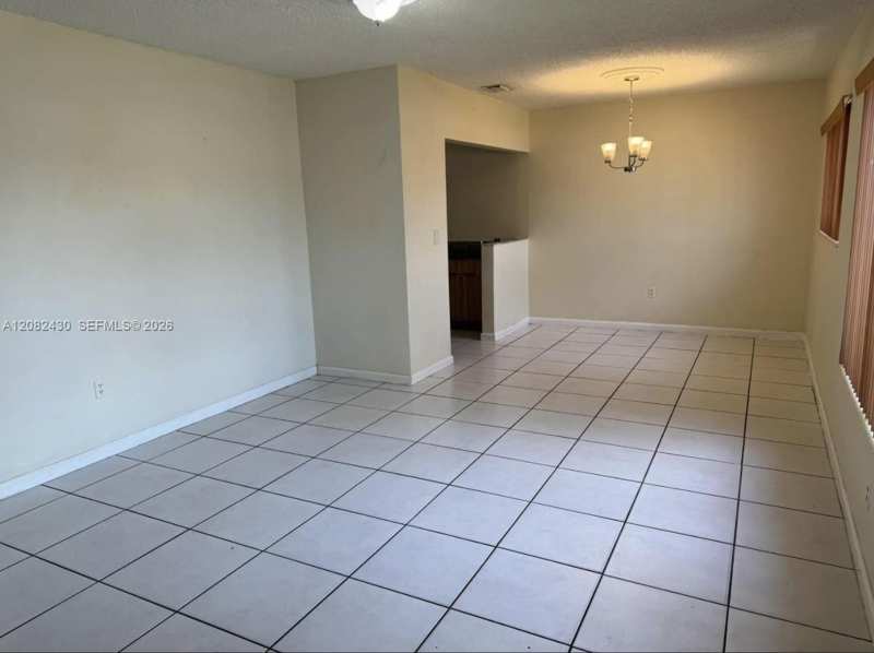 510 W 36th Pl, Hialeah FL 33012