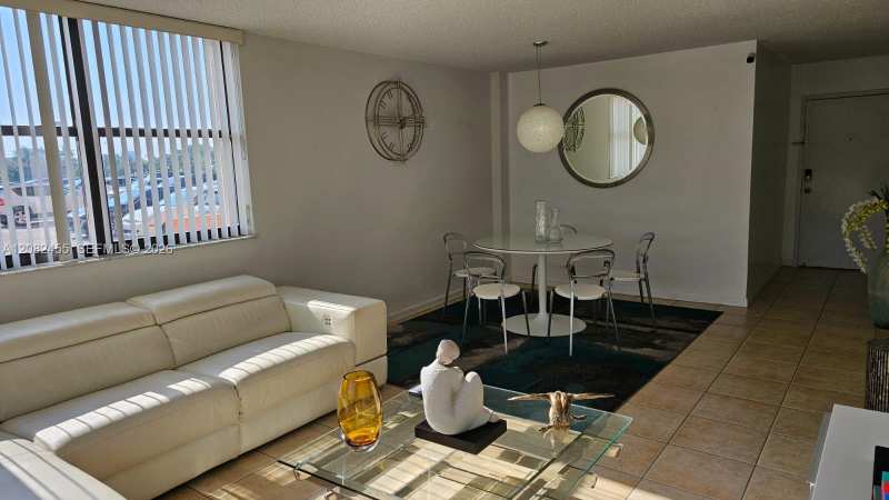 2450 NE 135th St # 102, North Miami FL 33181