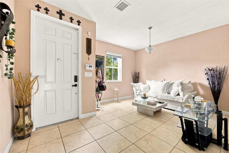 2300 NE 3rd Ct, Homestead FL 33033