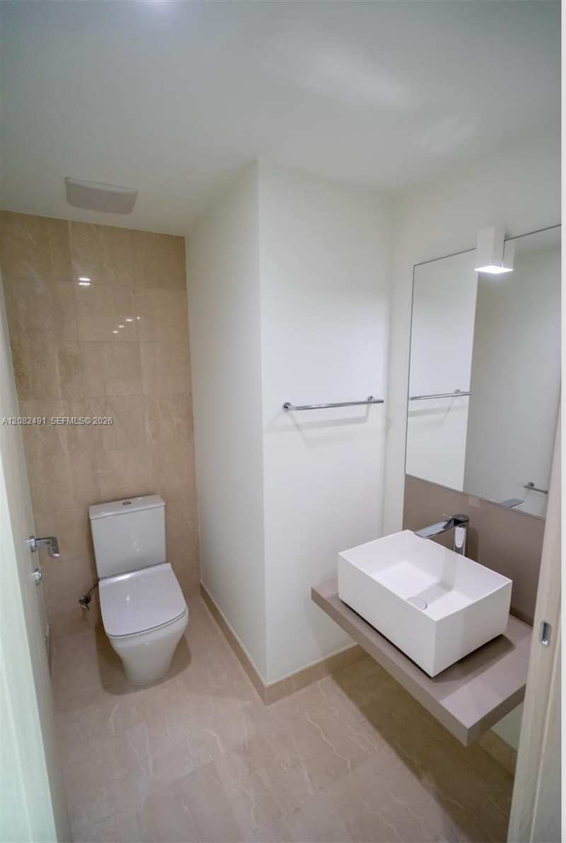 1000 Brickell Plaza # 2406, Miami FL 33131