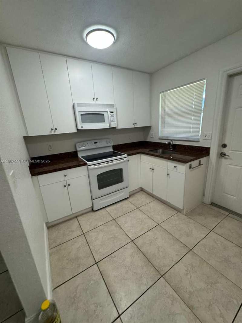 3260 NE 19th Ave # 15, Oakland Park FL 33306