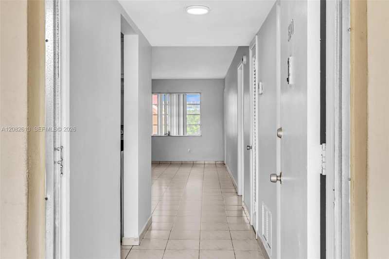 1540 NE 191st St # 320, Miami FL 33179