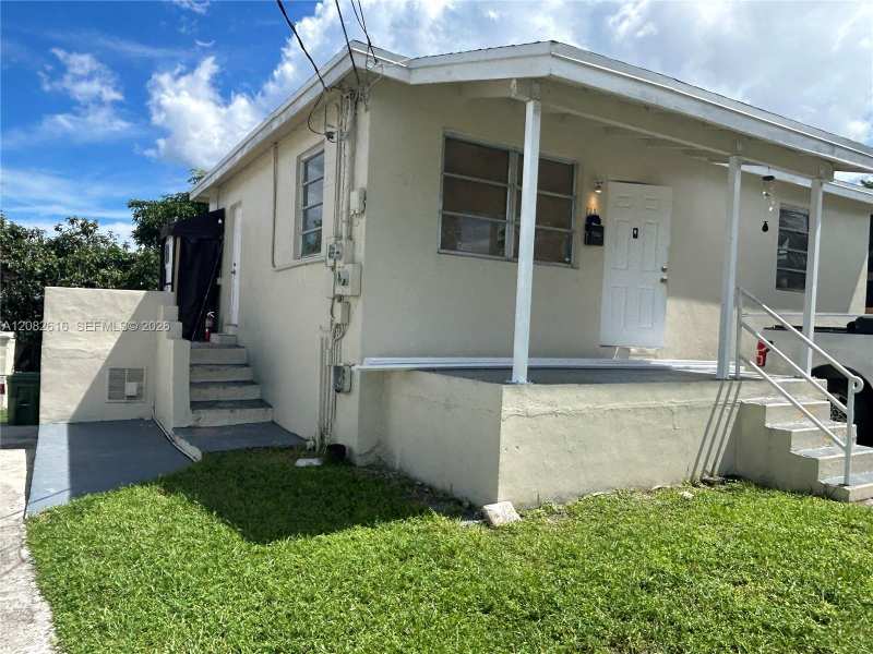 725 SW 8th Ave # A, Hallandale Beach FL 33009