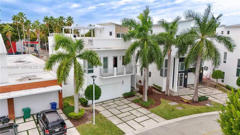 8340 NW 33 Terrace, Doral FL 33122