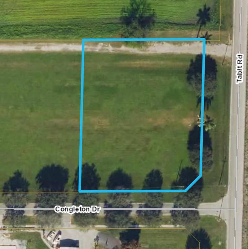 10 Congleton Drive, Belle Glade FL 33430