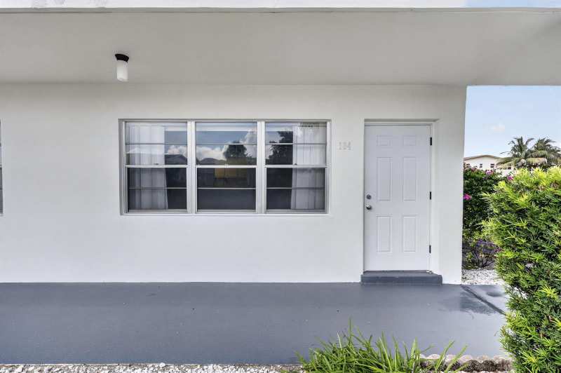 104 E EASTHAMPTON E # 1, West Palm Beach FL 33417