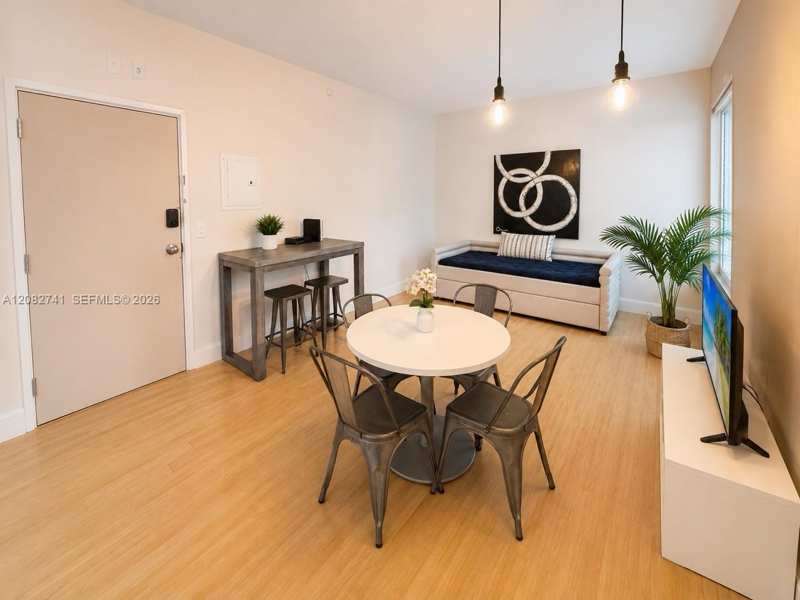 3025 Indian Creek Dr # 204, Miami Beach FL 33140
