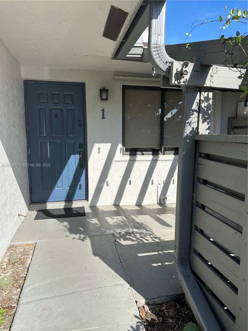 445 Lakeview Dr # 1, Weston FL 33326