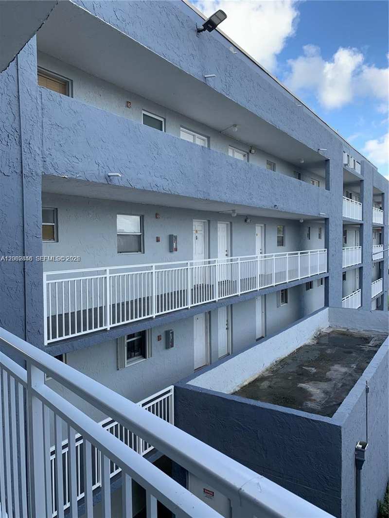 9359 Fontainebleau Blvd # F307, Miami FL 33172