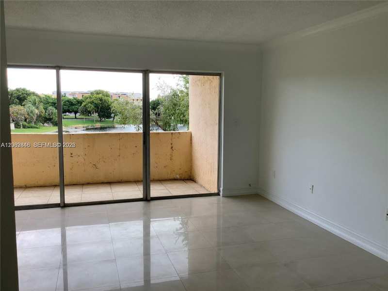 9359 Fontainebleau Blvd # F307, Miami FL 33172