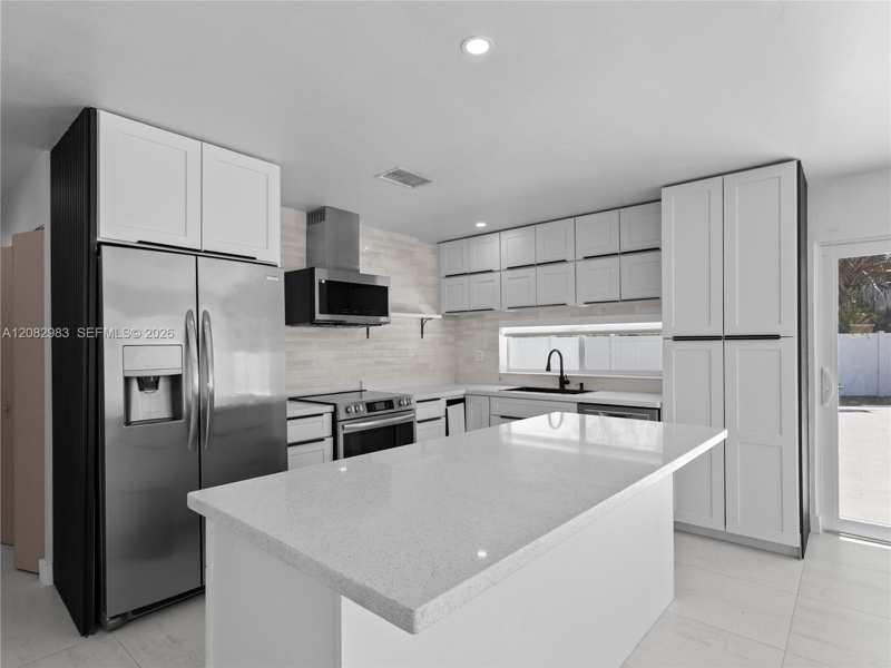 421 S 56th Ter, Hollywood FL 33023