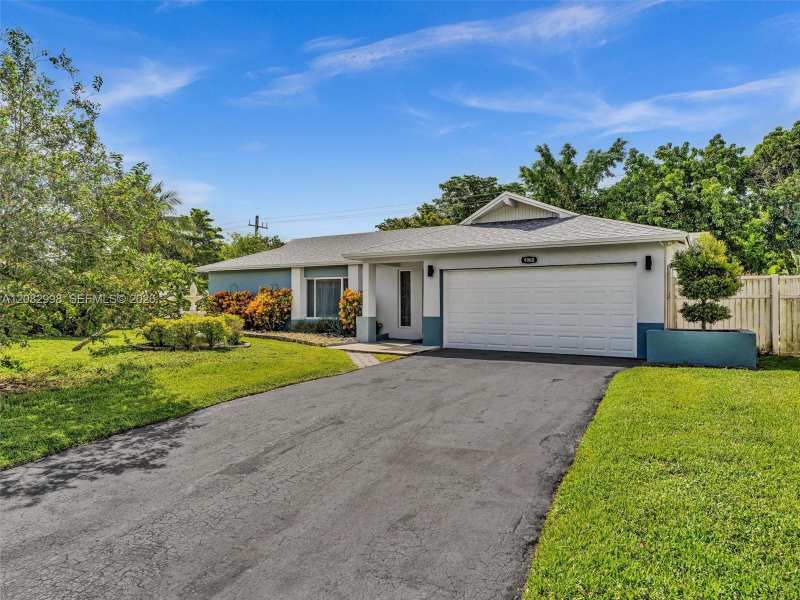 9960 NW 23rd St, Coral Springs FL 33065