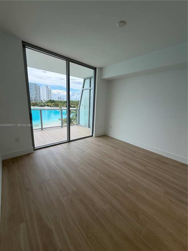 2411 Laguna Cir # 307, North Miami FL 33181