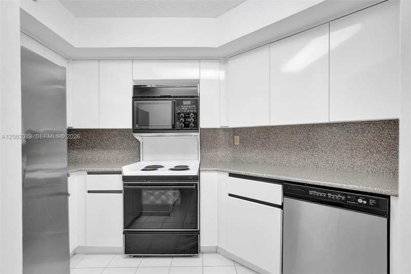 6767 Collins Ave # 307, Miami Beach FL 33141