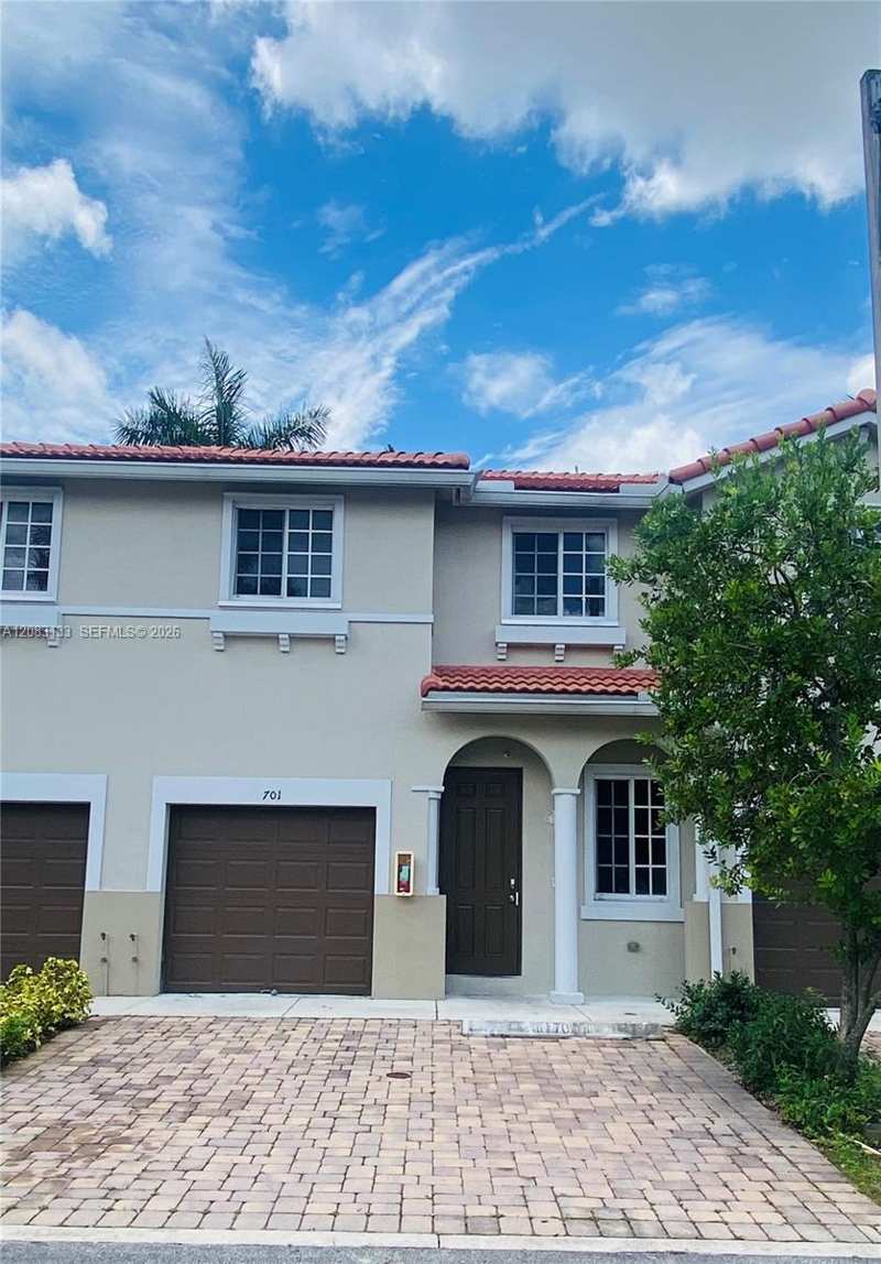 21401 NW 13th Ct # 701, Miami Gardens FL 33169