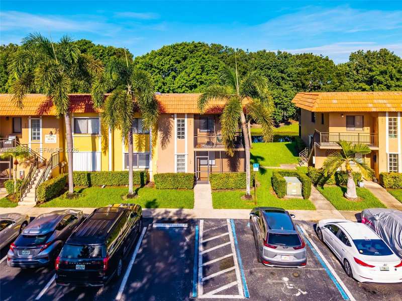 435 Lakeview Dr # 106, Weston FL 33326