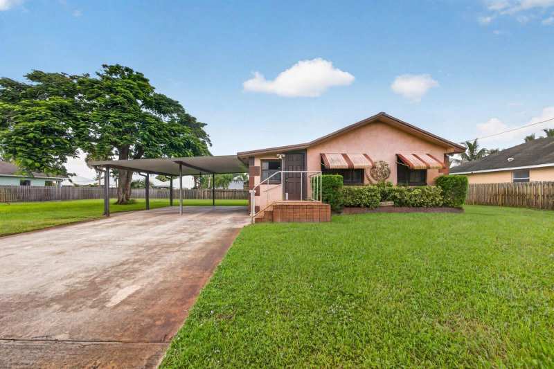 17596 CINQUEZ PARK Road W, Jupiter FL 33458
