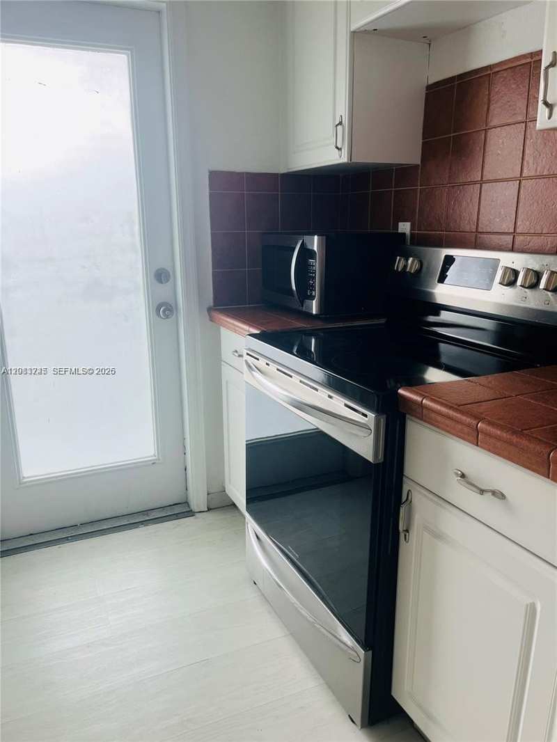 7725 CARLYLE AVE # 7, Miami Beach FL 33141