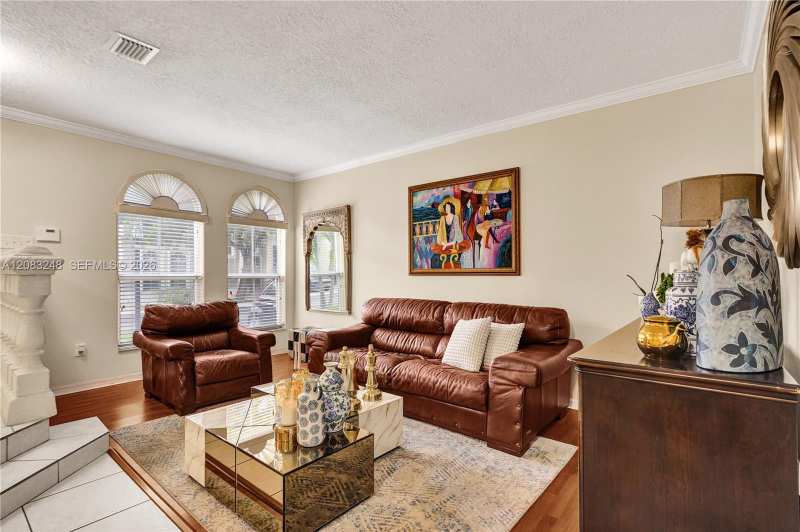 10809 NW 51st Trail, Doral FL 33178