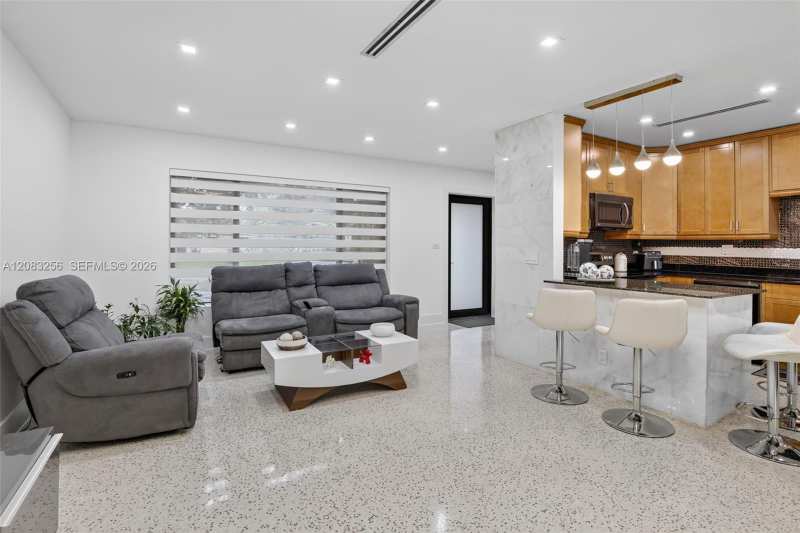 20310 NE 14th Ave, Miami FL 33179