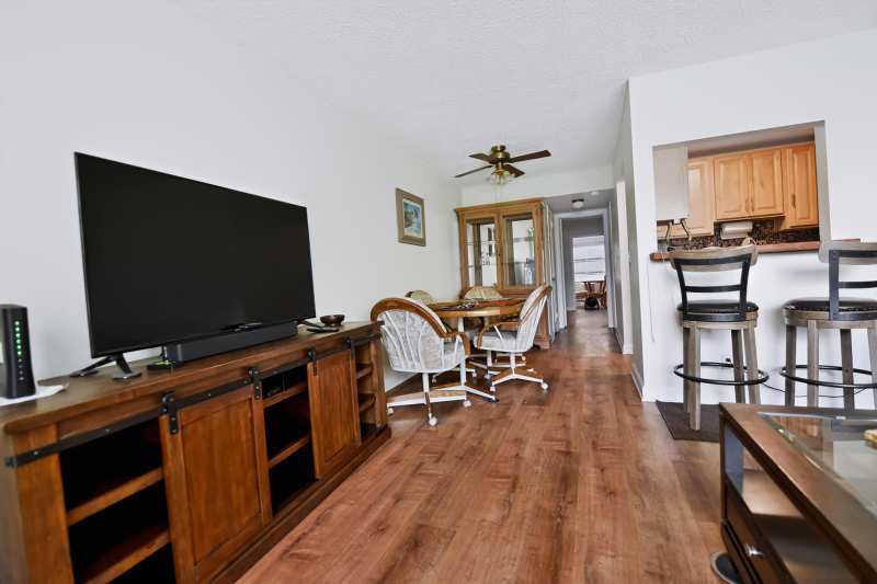 233 Windsor K, West Palm Beach FL 33417